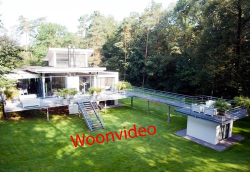 Ludieke woonvideo van uw woning. Start vanuit de lucht, 360 graden. Leuke vlotte woonvideo zowel binnen als buiten, om uw woning snel te verkopen.