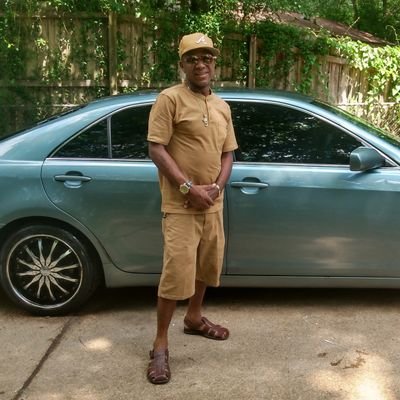 Carlleelewis75's profile picture. 