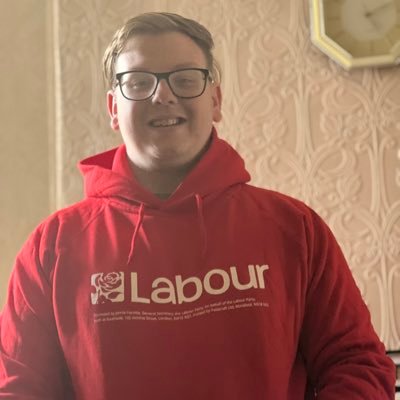 •2️⃣1️⃣Y/o•🌹Welsh Labour candidate for Barry town council Buttrills ward 2022•🎸Guitar player•👥Humanist•🪧Activist•