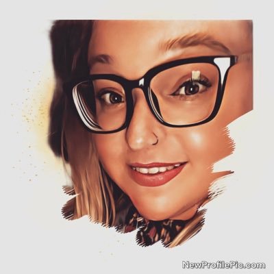 emmieeee_lou's profile picture. be a beautiful cupcake in a world full of muffins ⭐️