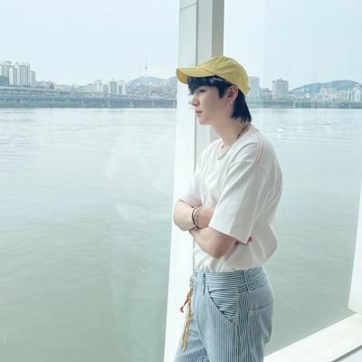 yoonxlevi's profile picture. #LEVI #YOONGI : fuck capitalism⁷