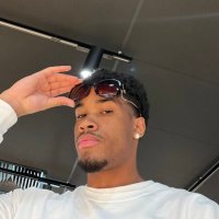 wess (@un_incapablee) 's Twitter Profile