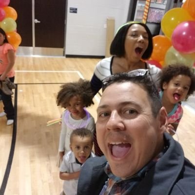 Dad, Husband, all-around fun guy. Marine married to a hot Air Force gal. Regular people need a new party to represent us. I rarely read my DMs.