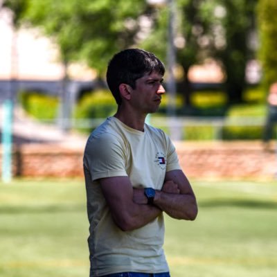 Graduado en Ciencias del Deporte y la Actividad Física en Toledo. - Entrenador Valdepeñas Juvenil Nacional