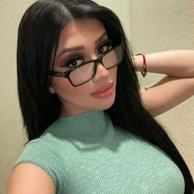 My name is liliana and my friends call me lilly
I'm from califonia 🥰I'm cool and fun to be with🌼I love my country and God bless 🇺🇸