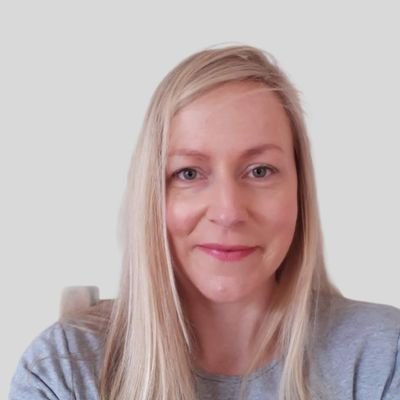 Lisa121215's profile picture. 