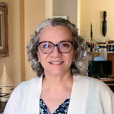 Infirmière Clinicienne retraitée.
Mère de 2, belle-mère de 2 adultes.
Veuve du meilleur homme qui m'a appris à vivre lentement, sans stress 🥂🐏🎯🎱🧵🪡🧶🎨