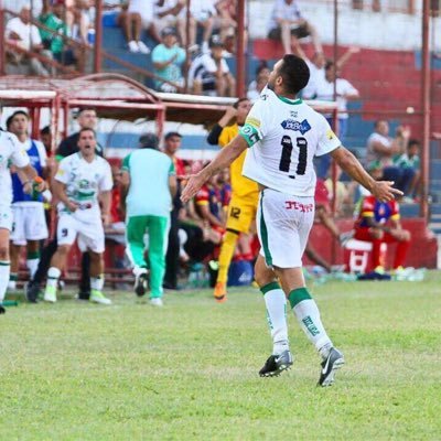 Jugador Profesional -Libertad (py).Olimpia (py).Sol de América (py). Gimnasia de jujuy (arg).Daejeon citizen (Coreadelsur), Mandiyu(Ctes), Ferro .