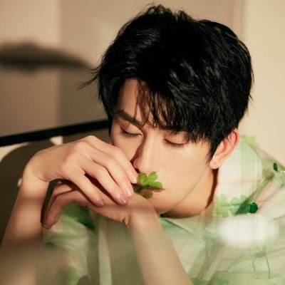 《𝐌𝐢𝐫𝐚 𝐞𝐧 𝐥𝐨 𝐚𝐥𝐭𝐨, 𝐞𝐧 𝐞𝐥 𝐦𝐚𝐧𝐭𝐨 𝐝𝐞 𝐭𝐞𝐫𝐜𝐢𝐨𝐩𝐞𝐥𝐨 𝐚𝐳𝐮𝐥, 𝐲 𝐪𝐮𝐢𝐳𝐚𝐬 𝐦𝐞 𝐥𝐨𝐠𝐫𝐞𝐬 𝐞𝐧𝐜𝐨𝐧𝐭𝐫𝐚𝐫...》
Est. Veterinaria