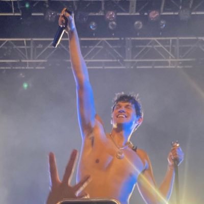 sincerelyroach's profile picture. 