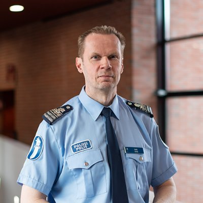 Poliisitarkastaja
Rikostorjunta
Tehtävänä rikosten esikäsittelytoiminnan ja esitutkintaprosessin kehittäminen
Tilini aitoudet näet https://t.co/aFu3Egf1VK sivulta