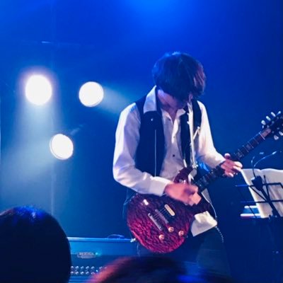 元楽器屋店員&元CDショップ店員/Blue of Life(Vo&Gt)/VIGSS(Ba&Cho)/他10バンド以上掛け持ちしVo,EG,AG,Ba,Choどれかで担当/SEKINE SONIC主催者