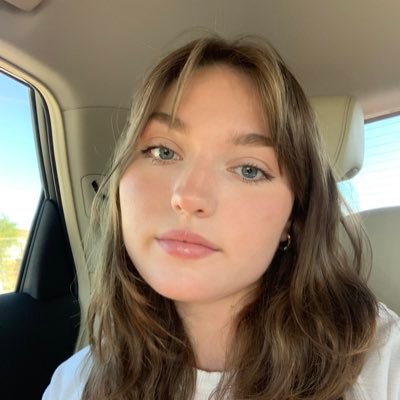 alexashiner's profile picture. 🧚‍♀️🌖🧸📚🎧