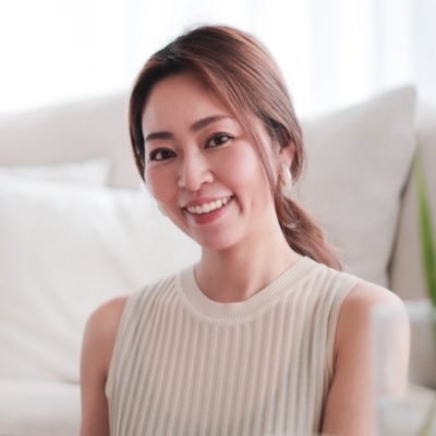 YouTube 32万人 mikimiki web スクール| 日本初Canva Experts | (株)Ririan&Co代表 | 生成AI・デザイン・SNS関連著書7冊| 👇公式LINEでCanvaフォント集・おすすめGPTs集を集めたPDF163Pプレゼント!限定勉強会も👇