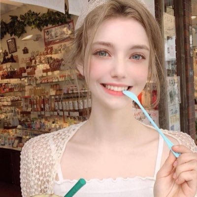 Vincy17000171's profile picture. 