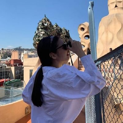 urloveeee_'s profile picture. 