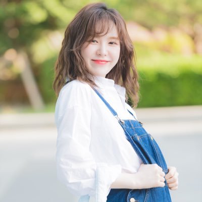 reveluviu Profile Picture