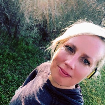 MrsOzmay's profile picture. Wife, Mom, runner, 🇨🇦, Yogi, reader... loving life