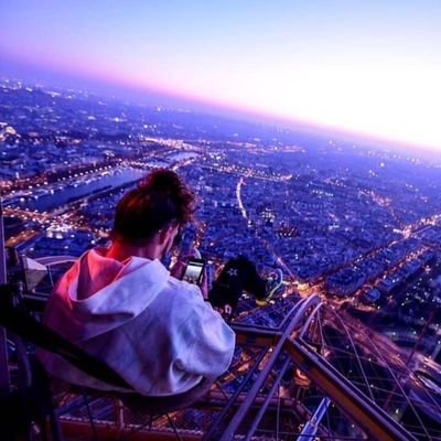 Hani402582082's profile picture. 