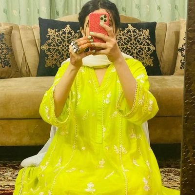 Jennyz09's profile picture. اب فرق نہیں پڑھتا 

تم بهاڑ میں جاؤ یا کباڑ میں 😎