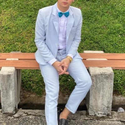 cheterisparibus's profile picture. | Certified Poging Accountant | Green Archer 💚 🏹 | Blue Eagles 💙 🦅 | green and white | blue and white | Sapiosexual | Mondragon | Introvert ISFJ | A-C-E