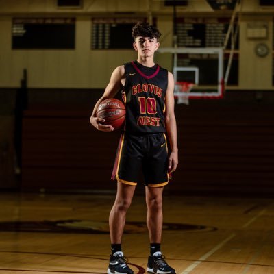 Clovis West C/O 2024 - 6’4 hooper -175 lbs - 🏀 - 3.1 GPA - @cloviswestbask1 - @swooshelite