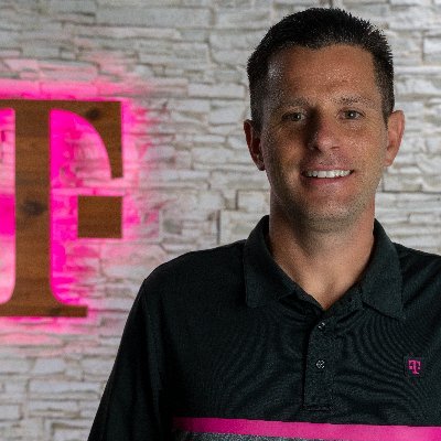 Director, Dealer Channel Accounts @ T-Mobile. Texan by way of California. Dad of a basketball team (w/1 sub 😉)