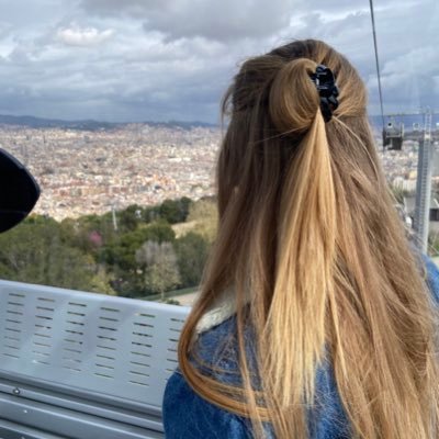 History teacher in Nottingham 📚 Assistant Head of Year 8 ✨ Full-time Swiftie 🪩