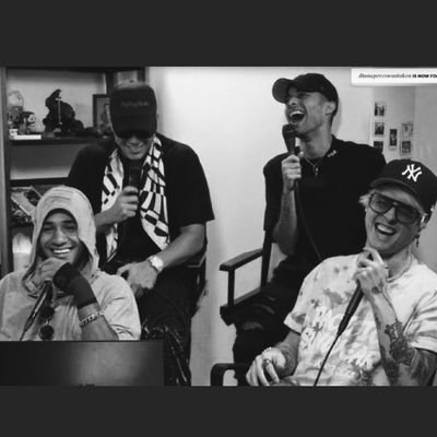 JOEL/CNCO
las estrellas estan en el cielo nosotros solo hacemos musica🍀