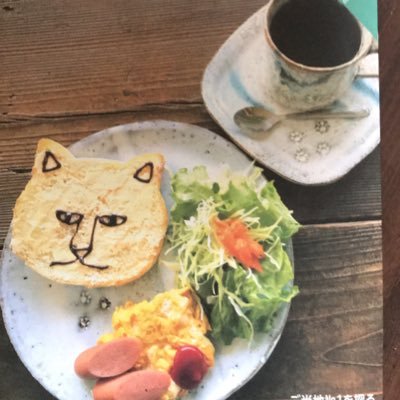 景色と猫の癒しのカフェ&宿。譲渡型保護猫カフェ。猫スペース分離型。愛犬同伴可。カフェ営業は冬季は土日10時〜15時営業。「猫のお宿」1日1組限定の猫カフェ貸切お泊り。Airbnbからご予約。https://t.co/O8VgEmBcWr第一種動物取扱業登録証番号 長野市第185005号 種別 展示