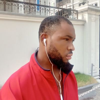 Emmanue71762831's profile picture. 