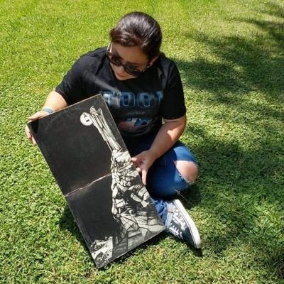 Aunque las personas se vayan, la música siempre se quedará y estará contigo.