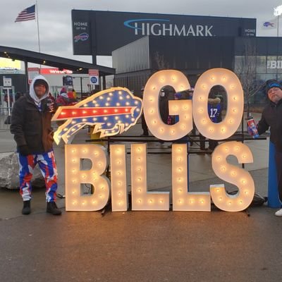 Never trust anyone who uses ranch over blue cheese 

#BillsMafia
#Buffalo