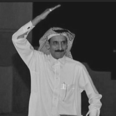 وأنا هُنَا أُحَارب شُعوري بالكِتابةَ
