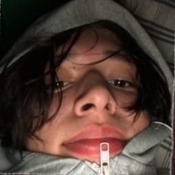 Teuerx's profile picture. (╥︣﹏᷅╥᷅)