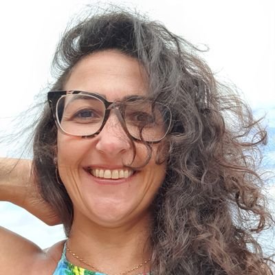 Mulher, Farmacêutica, Mãe e Docente do Ensino Superior.