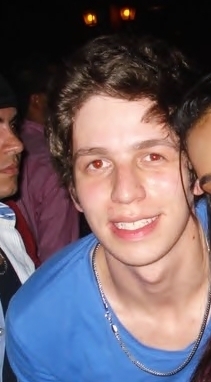 DEUS!   ! 18 anos, ariano, família, músicas, baladas, amigos  e trabalho!
http://t.co/reQnDh74o3