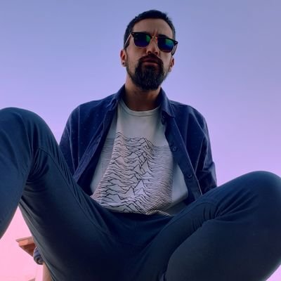 Soy el mejor retwiteando cosas.
Antes twiteaba y no se que paso.
Igual a veces escribo. 🧏♂️