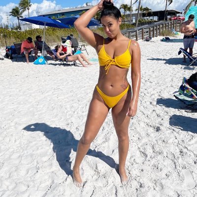 IG: illestchicalive | from bpt, CT but I’m a Florida girl now | Leo ♌️ | Nurse