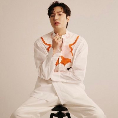 KdramaSmoothie's profile picture. Kdrama Stan. 🤩|| BTS 💜 x7 || Kdrama Recaps, Recommendations,Reviews and everything in between! Please click on the link below to watch my YouTube videos. 👇🏾