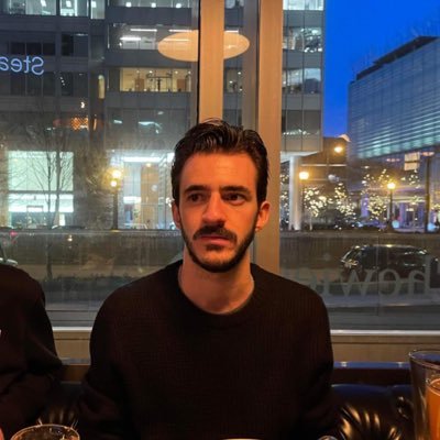 oheyitsneil's profile picture. 🍊