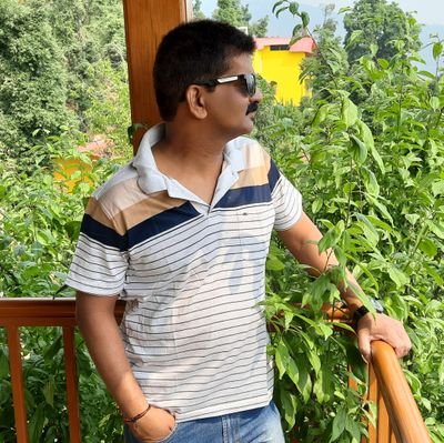 chari_snr's profile picture. 