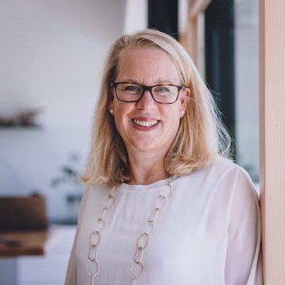 Ich mag Menschen! Ich gestalte Personalarbeit neu & nachhaltig und unterstütze Frauen dabei, in Organisationen sichtbar zu werden. #newwork #femaleleadership