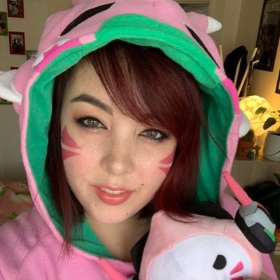 Game Producer on Playoverwatch, crazy lady, eater of large quantities of food. Tweets are my own.