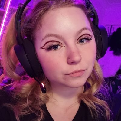 Littlemuffinbutt  • She/her • Twitch Affiliate 🎉 • Unhinged DBD streamer 🤪 • 🧁 •