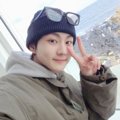 #Jungwon, you’re still the moon that glows the brightest in my eyes.