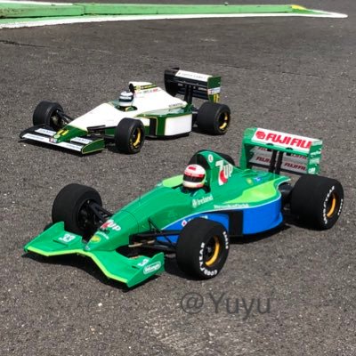 2年位前からハマっているF1のRCカー造り。 1992年のF1「リジェJS37」風