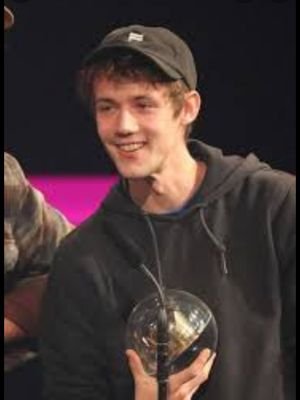 Henningmayhenn1's profile picture. Am a  musician