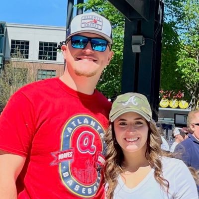 lbaker_95's profile picture. Operator - @daltonbrusters🍦/Dog Mom 🐾