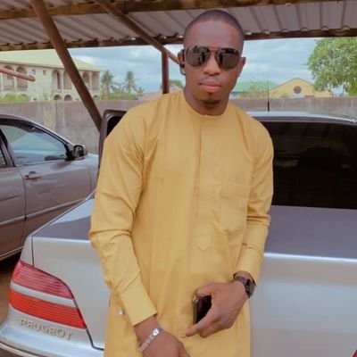 LayiKazeem's profile picture. just love